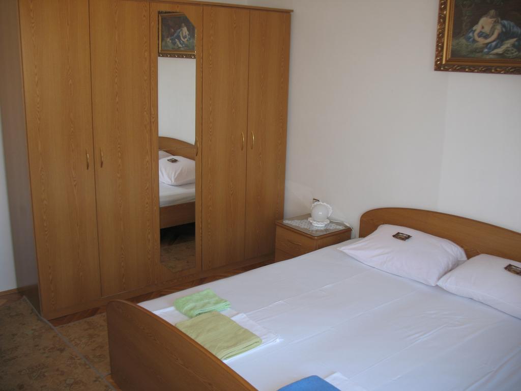 Apartments Vera Pag Town Zewnętrze zdjęcie